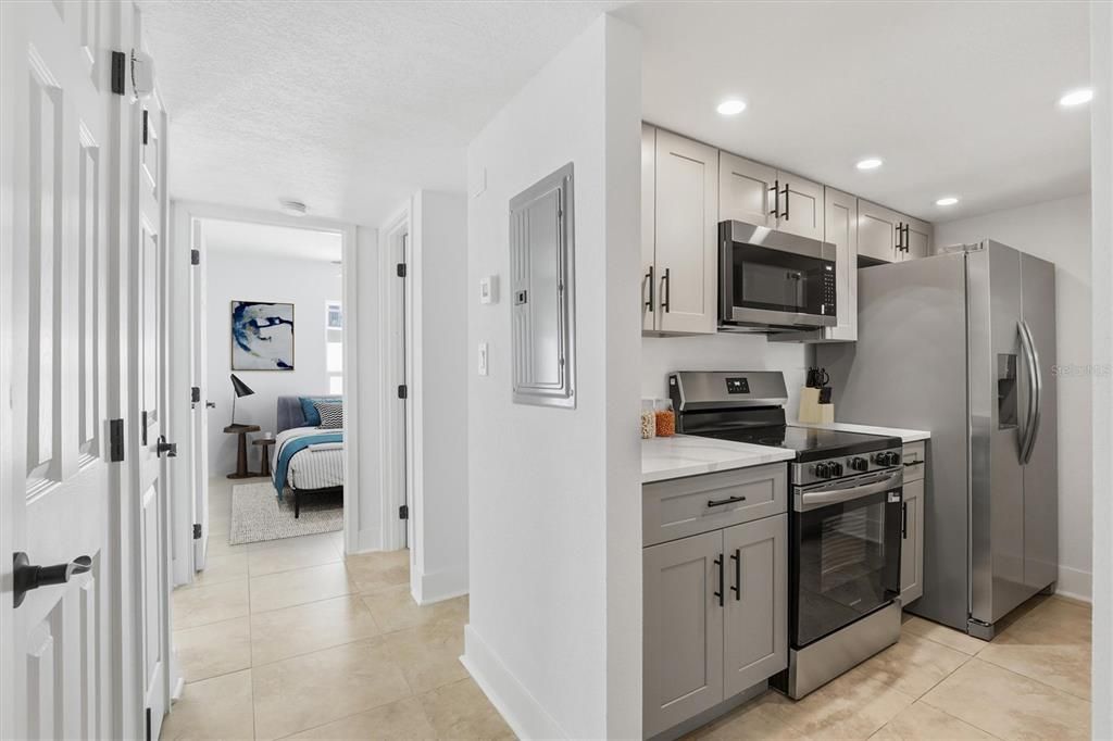 Active With Contract: $224,900 (2 beds, 1 baths, 760 Square Feet)
