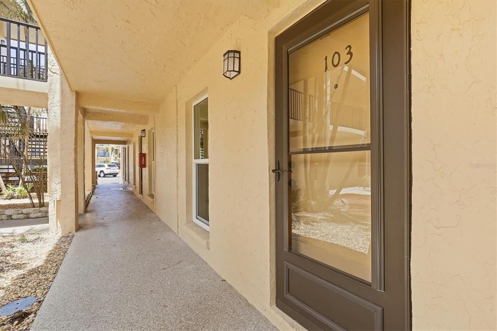 Active With Contract: $224,900 (2 beds, 1 baths, 760 Square Feet)