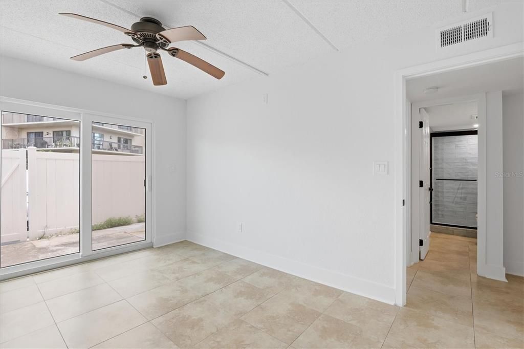Active With Contract: $224,900 (2 beds, 1 baths, 760 Square Feet)
