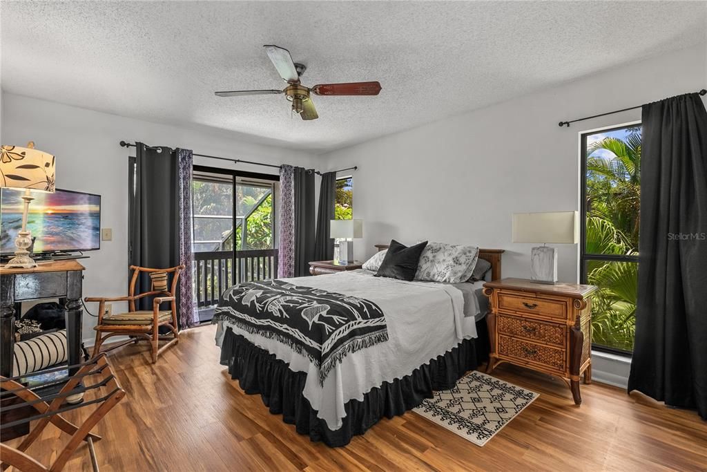 En Venta: $629,000 (3 camas, 2 baños, 2040 Pies cuadrados)