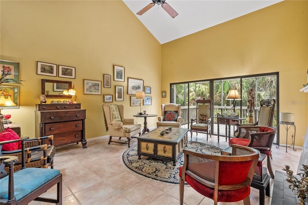 En Venta: $629,000 (3 camas, 2 baños, 2040 Pies cuadrados)