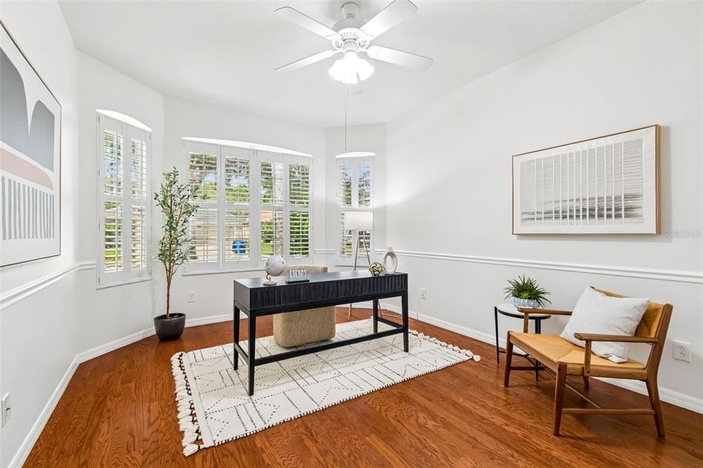 Activo con contrato: $385,000 (4 camas, 2 baños, 2587 Pies cuadrados)