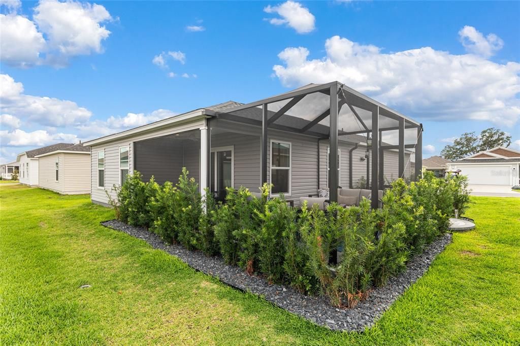 For Sale: $299,500 (2 beds, 2 baths, 984 Square Feet)