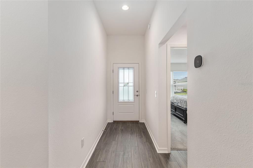For Sale: $299,500 (2 beds, 2 baths, 984 Square Feet)