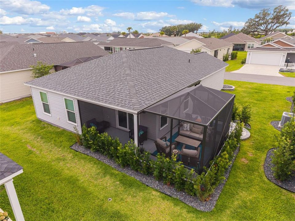 For Sale: $299,500 (2 beds, 2 baths, 984 Square Feet)