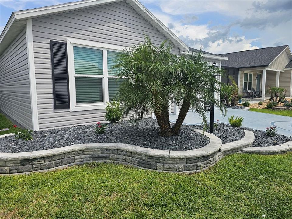 For Sale: $299,500 (2 beds, 2 baths, 984 Square Feet)