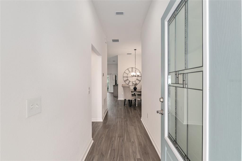 For Sale: $299,500 (2 beds, 2 baths, 984 Square Feet)