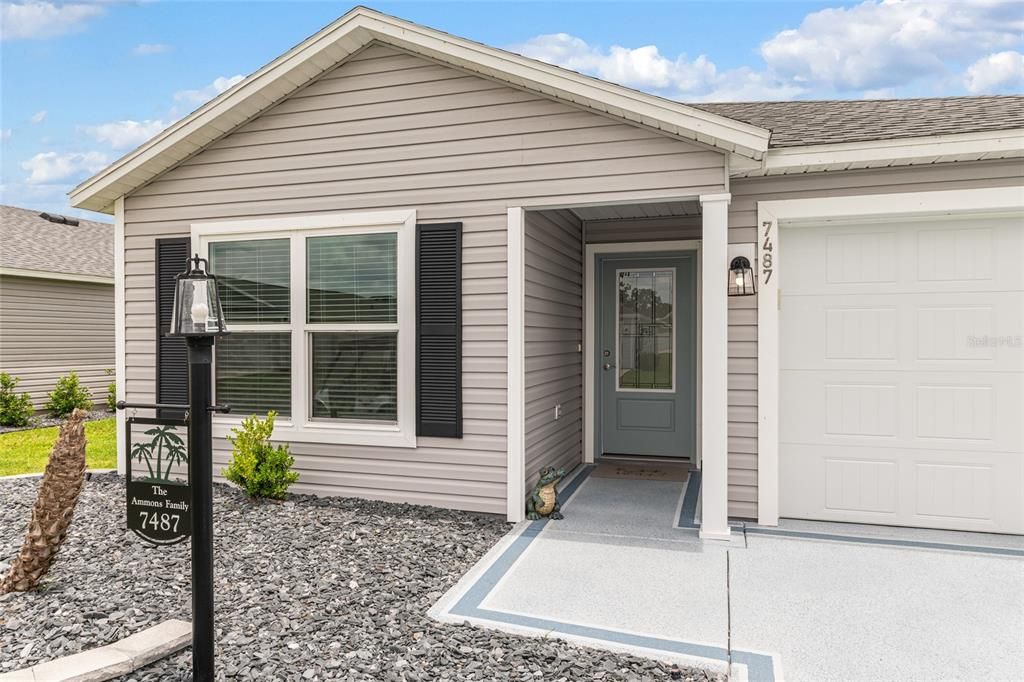 For Sale: $299,500 (2 beds, 2 baths, 984 Square Feet)
