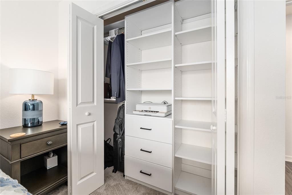 For Sale: $299,500 (2 beds, 2 baths, 984 Square Feet)