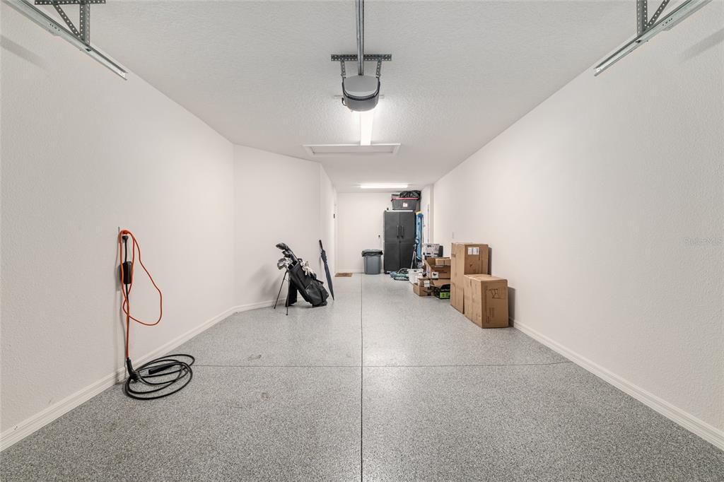 For Sale: $299,500 (2 beds, 2 baths, 984 Square Feet)