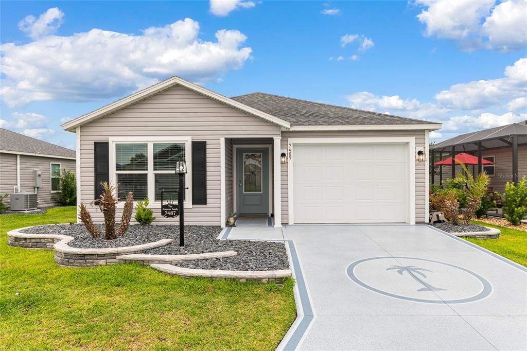 For Sale: $299,500 (2 beds, 2 baths, 984 Square Feet)