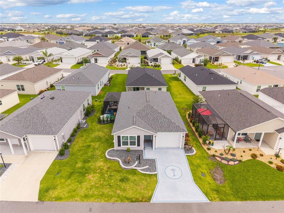 For Sale: $299,500 (2 beds, 2 baths, 984 Square Feet)