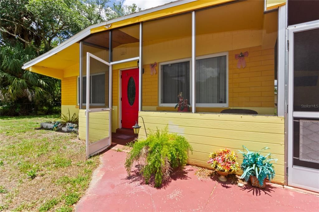 For Sale: $219,900 (3 beds, 1 baths, 972 Square Feet)