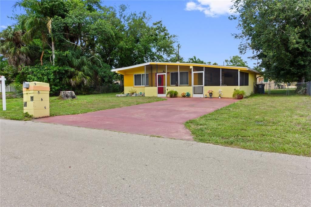 For Sale: $219,900 (3 beds, 1 baths, 972 Square Feet)