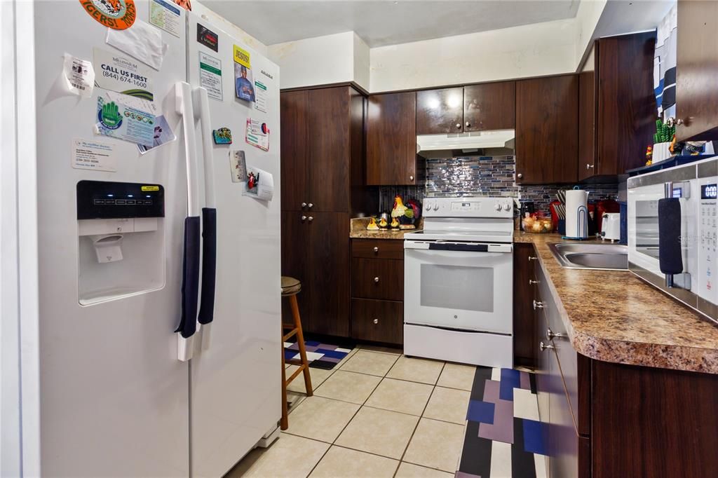For Sale: $219,900 (3 beds, 1 baths, 972 Square Feet)