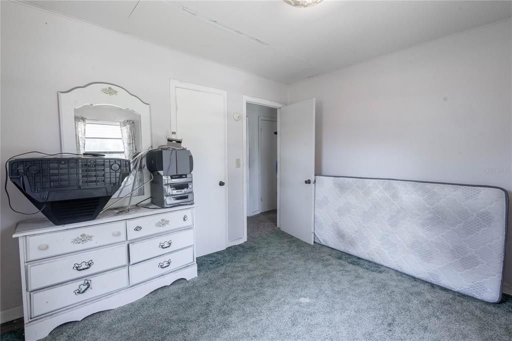 For Sale: $110,000 (2 beds, 1 baths, 1103 Square Feet)