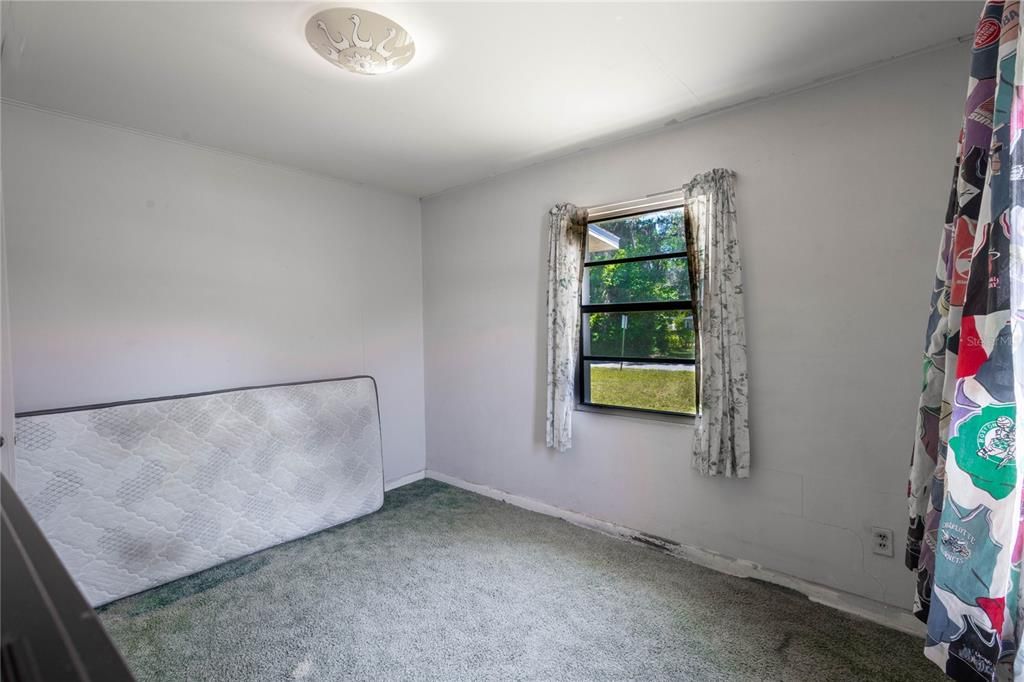 For Sale: $110,000 (2 beds, 1 baths, 1103 Square Feet)