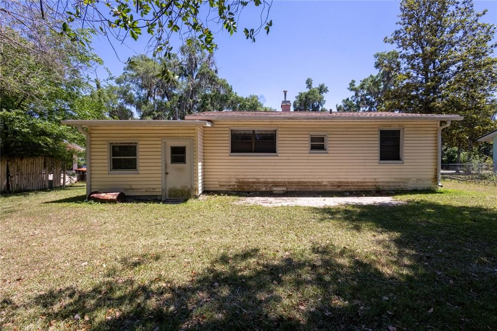 For Sale: $110,000 (2 beds, 1 baths, 1103 Square Feet)
