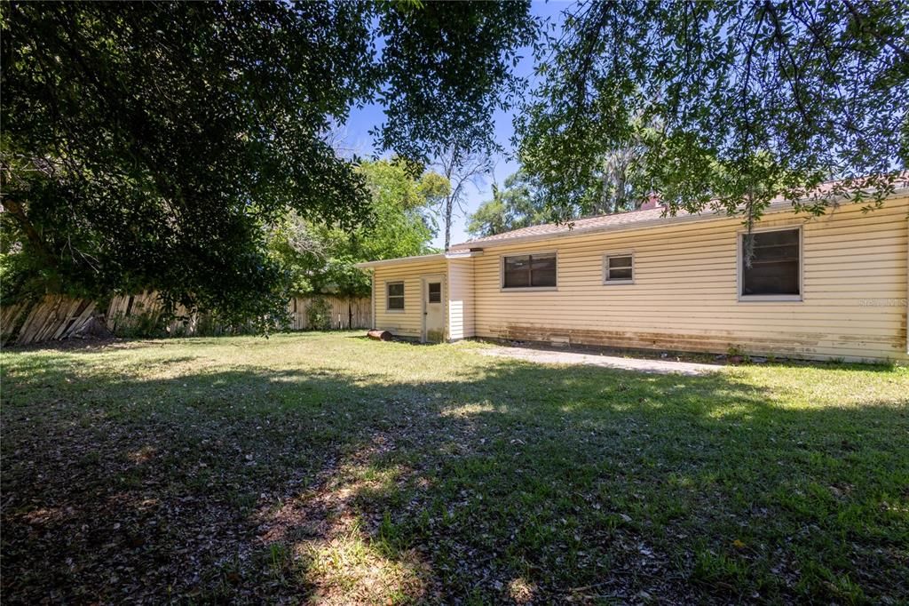 For Sale: $110,000 (2 beds, 1 baths, 1103 Square Feet)