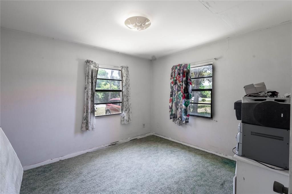 For Sale: $110,000 (2 beds, 1 baths, 1103 Square Feet)