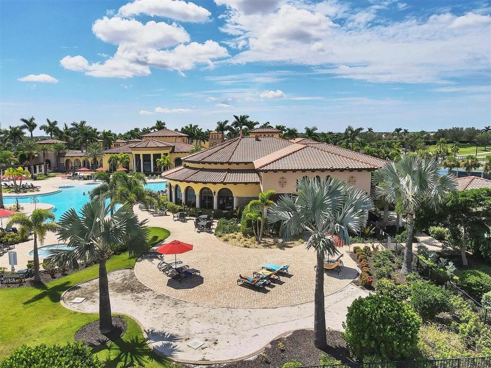 For Sale: $869,900 (4 beds, 2 baths, 2365 Square Feet)
