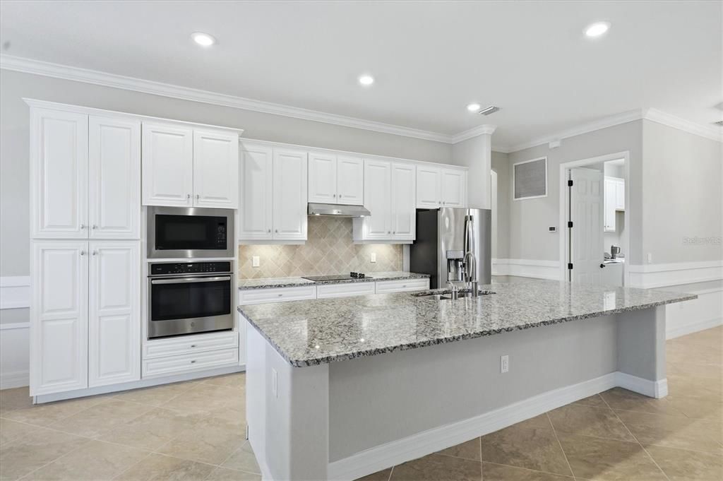 For Sale: $869,900 (4 beds, 2 baths, 2365 Square Feet)