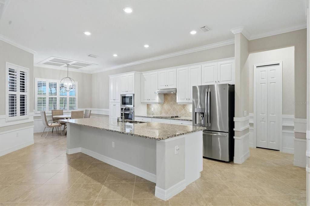 For Sale: $869,900 (4 beds, 2 baths, 2365 Square Feet)