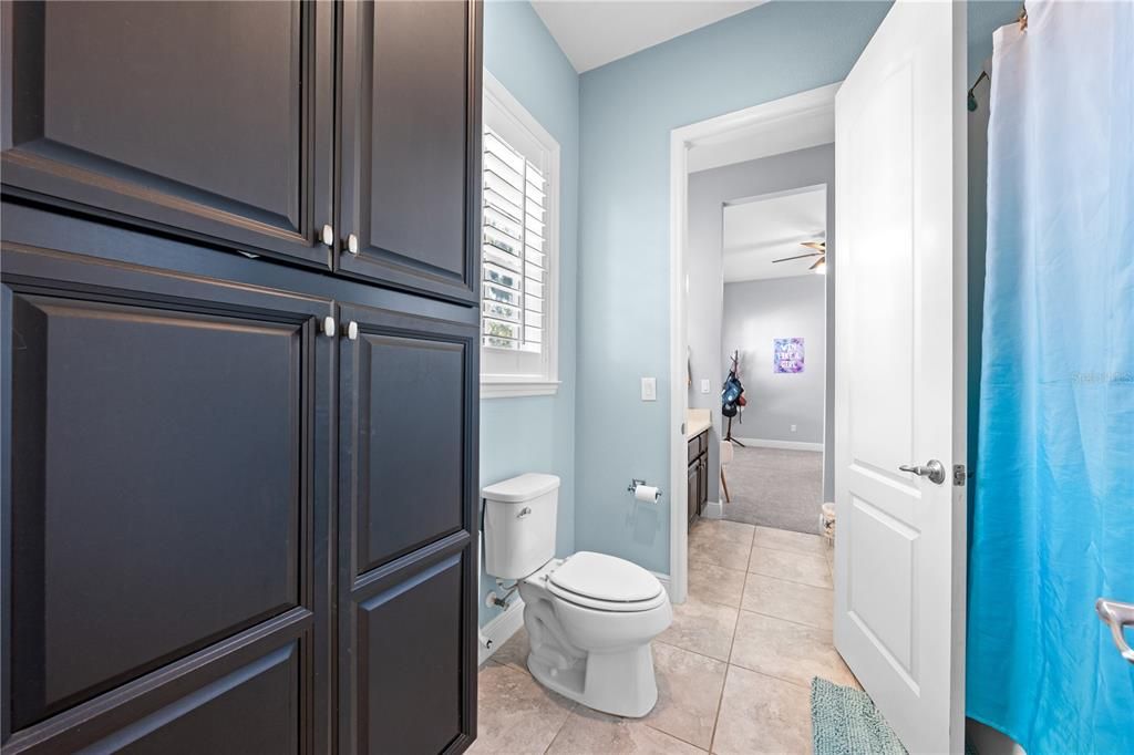 For Sale: $1,475,000 (5 beds, 5 baths, 4062 Square Feet)