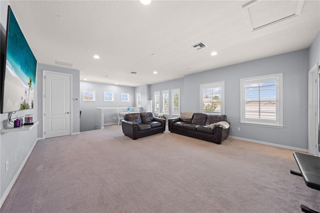 For Sale: $1,475,000 (5 beds, 5 baths, 4062 Square Feet)