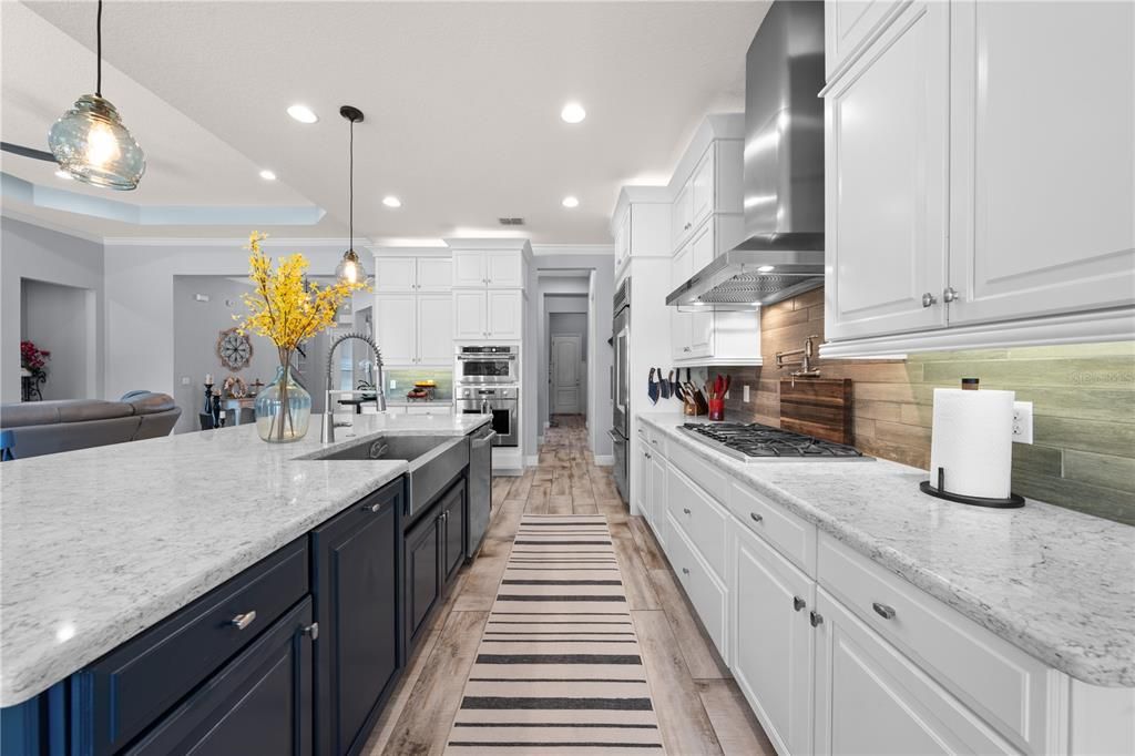 For Sale: $1,475,000 (5 beds, 5 baths, 4062 Square Feet)