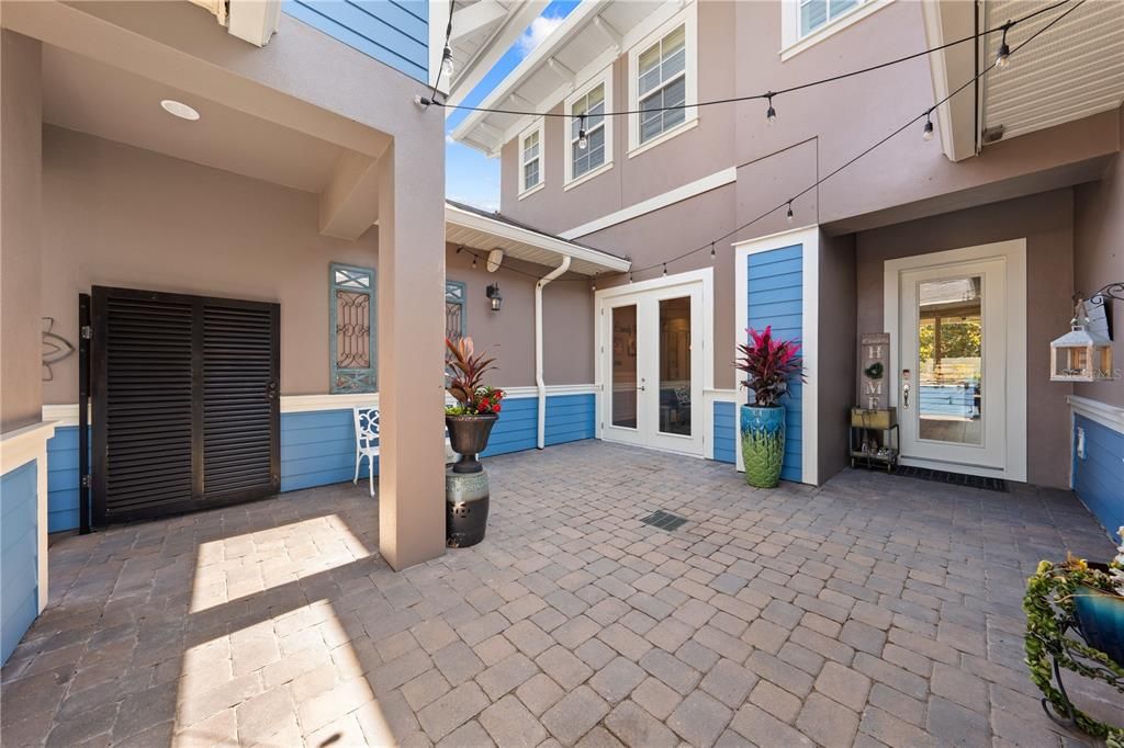 For Sale: $1,475,000 (5 beds, 5 baths, 4062 Square Feet)