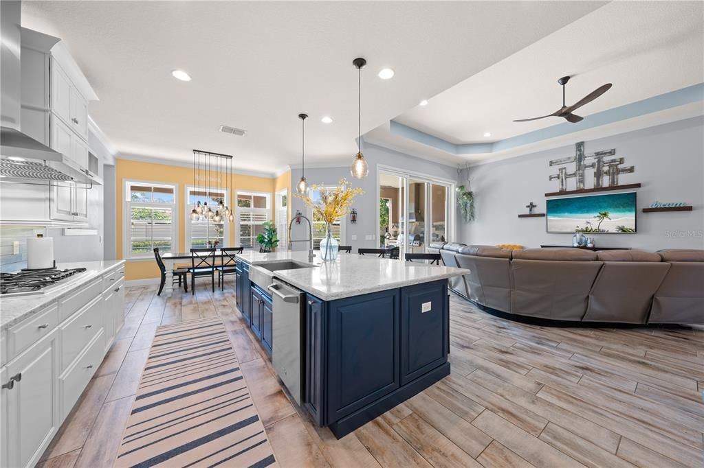 For Sale: $1,475,000 (5 beds, 5 baths, 4062 Square Feet)