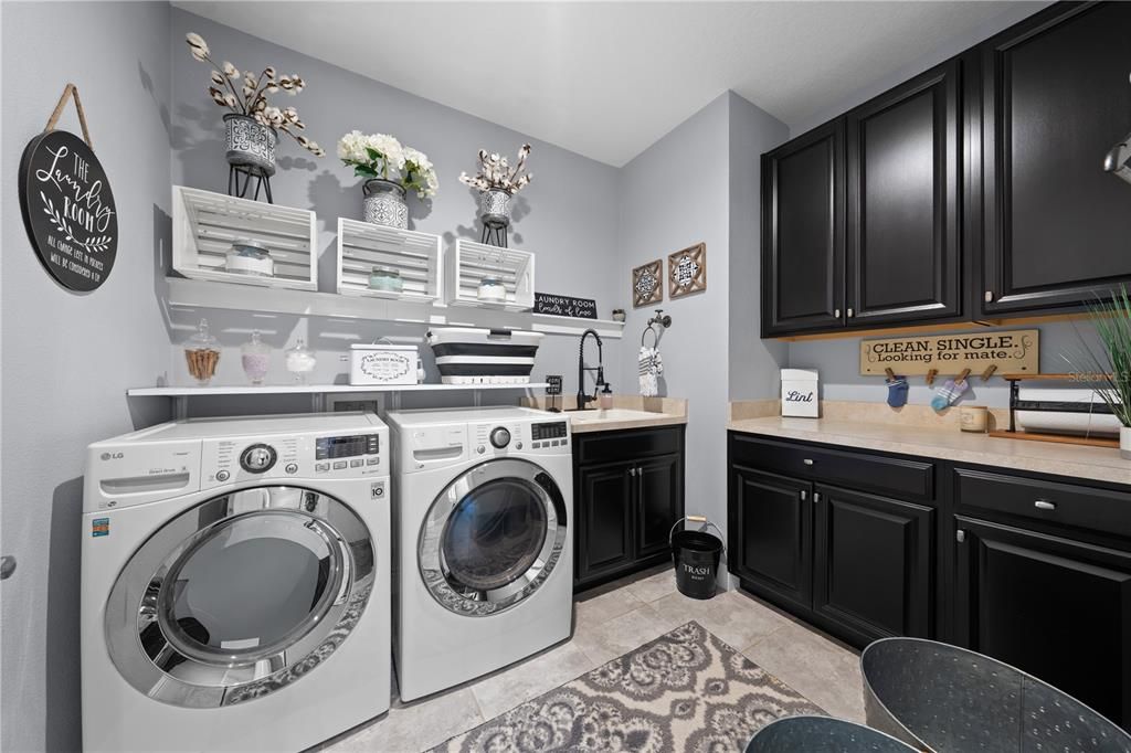 For Sale: $1,475,000 (5 beds, 5 baths, 4062 Square Feet)