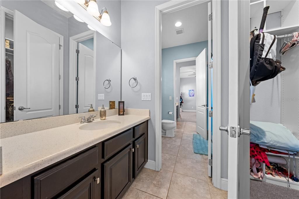 For Sale: $1,475,000 (5 beds, 5 baths, 4062 Square Feet)