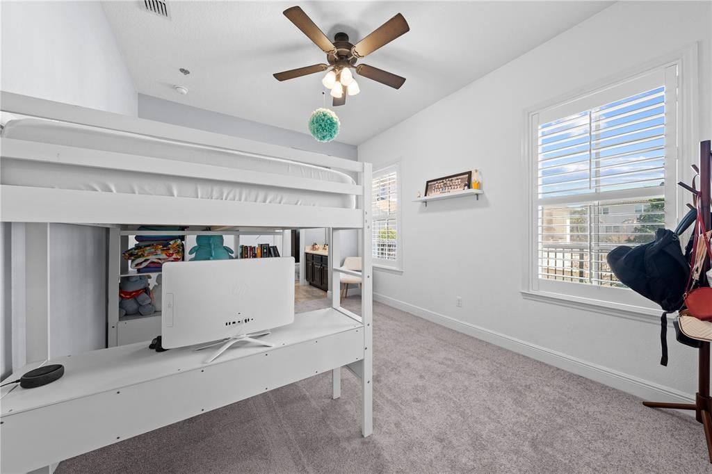 For Sale: $1,475,000 (5 beds, 5 baths, 4062 Square Feet)