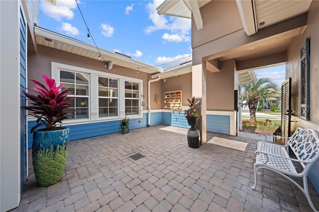 For Sale: $1,475,000 (5 beds, 5 baths, 4062 Square Feet)