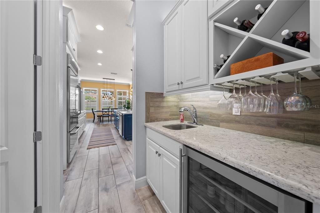 For Sale: $1,475,000 (5 beds, 5 baths, 4062 Square Feet)