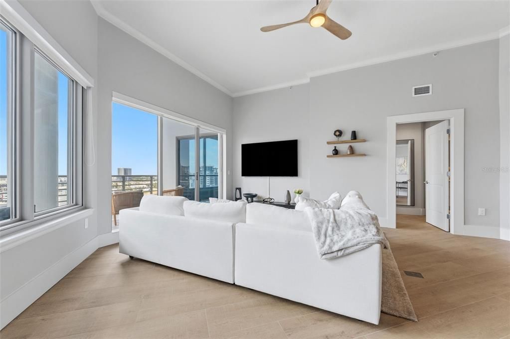 В аренду: $4,850 (2 спален, 2 ванн, 1571 Квадратных фут)
