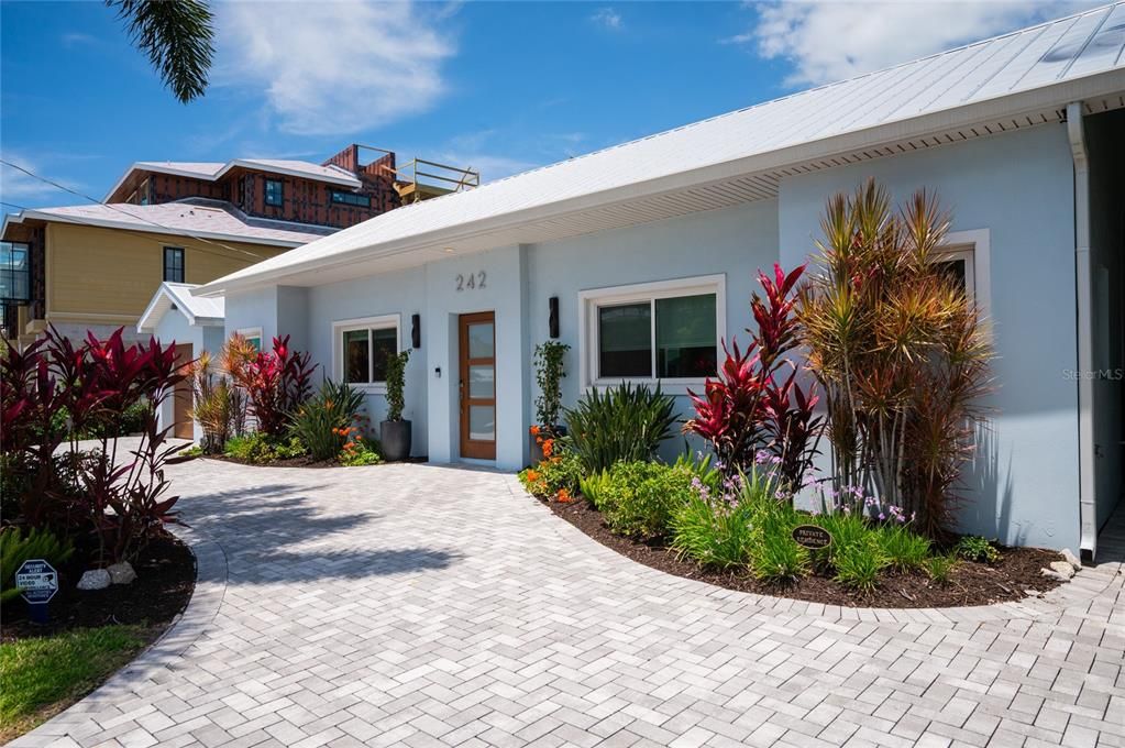 For Sale: $3,500,000 (4 beds, 3 baths, 2020 Square Feet)