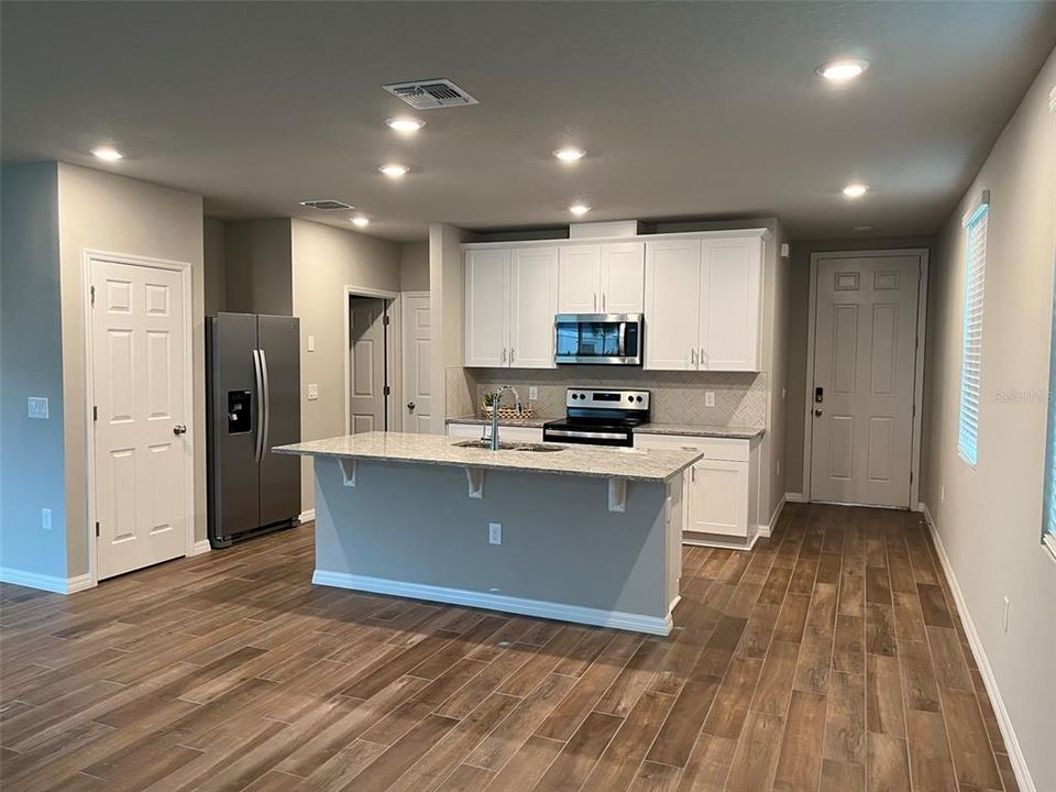 For Rent: $2,275 (3 beds, 2 baths, 1566 Square Feet)