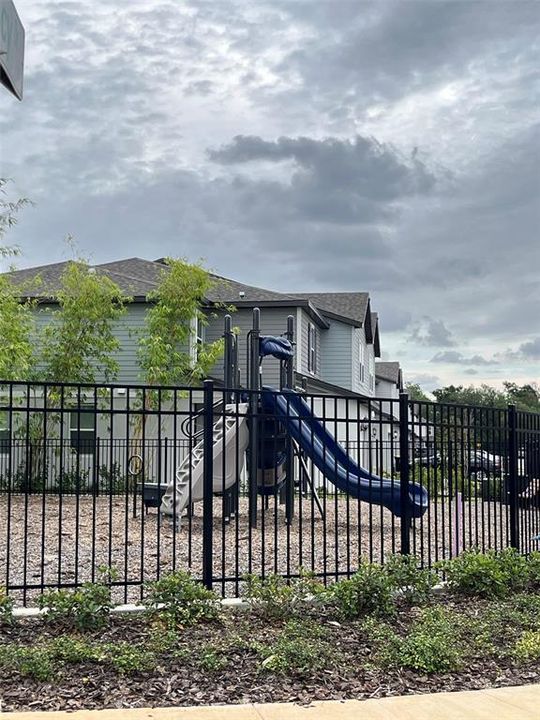 For Rent: $2,275 (3 beds, 2 baths, 1566 Square Feet)