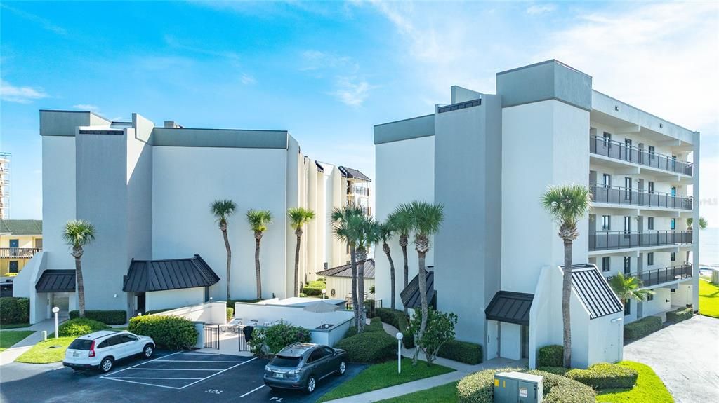 For Sale: $432,000 (2 beds, 2 baths, 1013 Square Feet)
