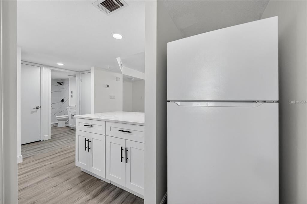 For Sale: $432,000 (2 beds, 2 baths, 1013 Square Feet)