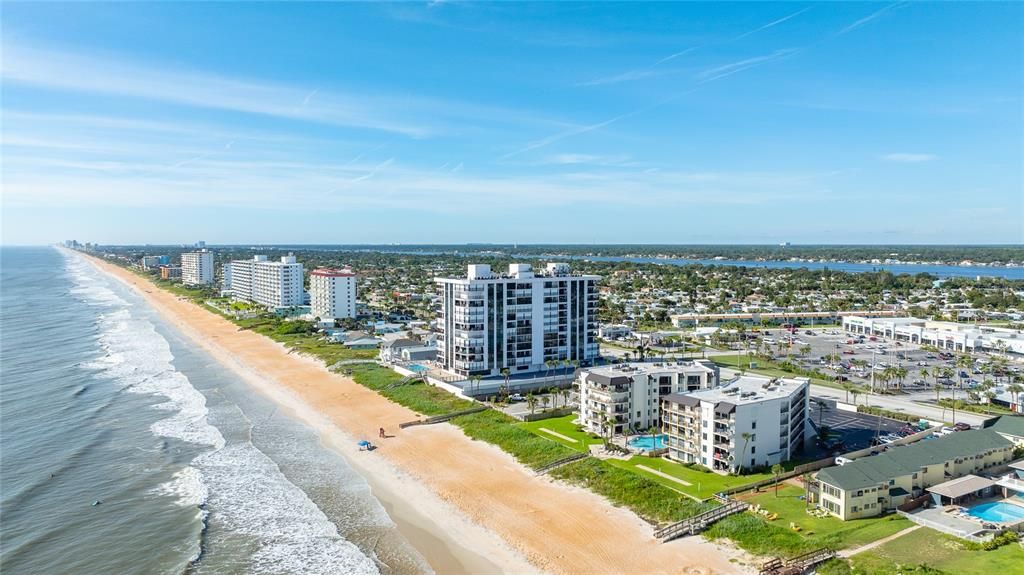 For Sale: $432,000 (2 beds, 2 baths, 1013 Square Feet)