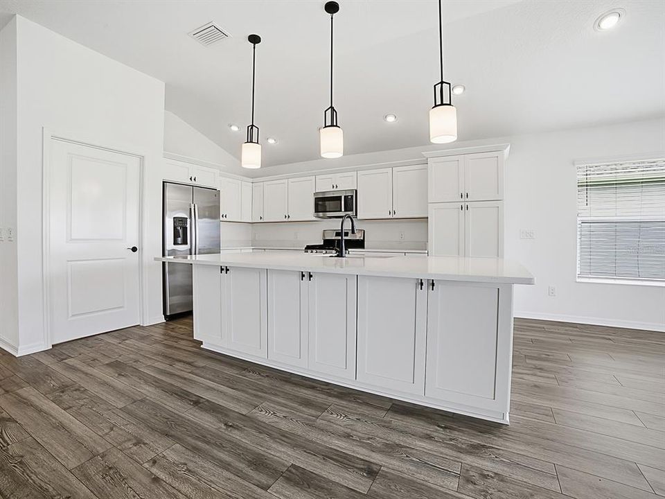 For Sale: $499,000 (3 beds, 2 baths, 1929 Square Feet)
