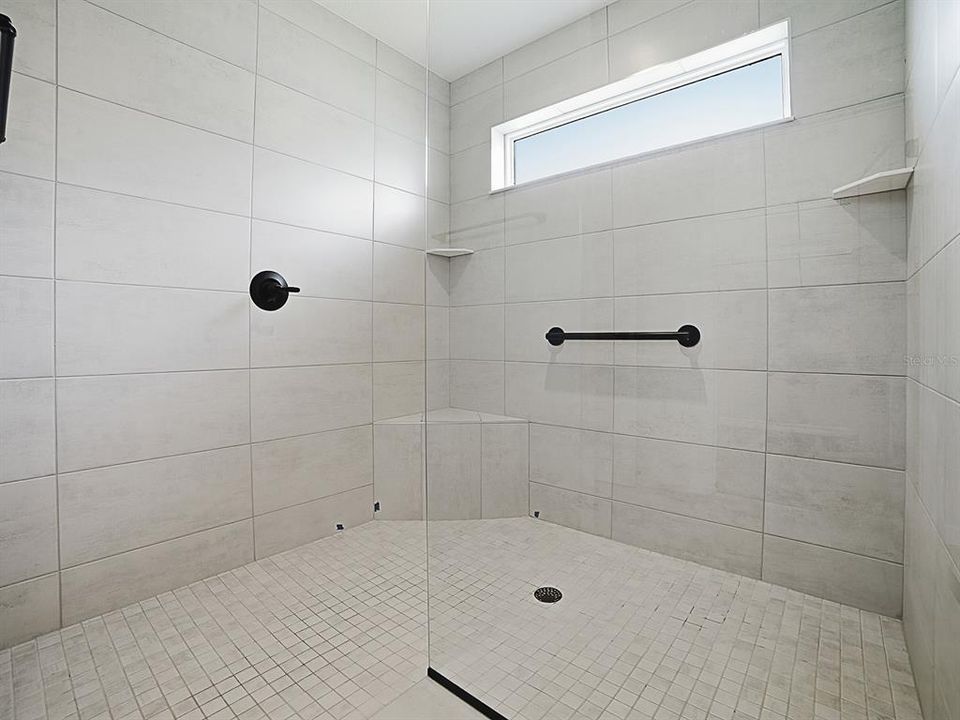 For Sale: $499,000 (3 beds, 2 baths, 1929 Square Feet)
