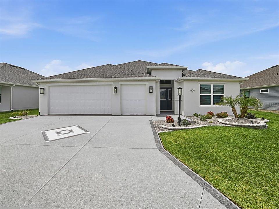 For Sale: $499,000 (3 beds, 2 baths, 1929 Square Feet)