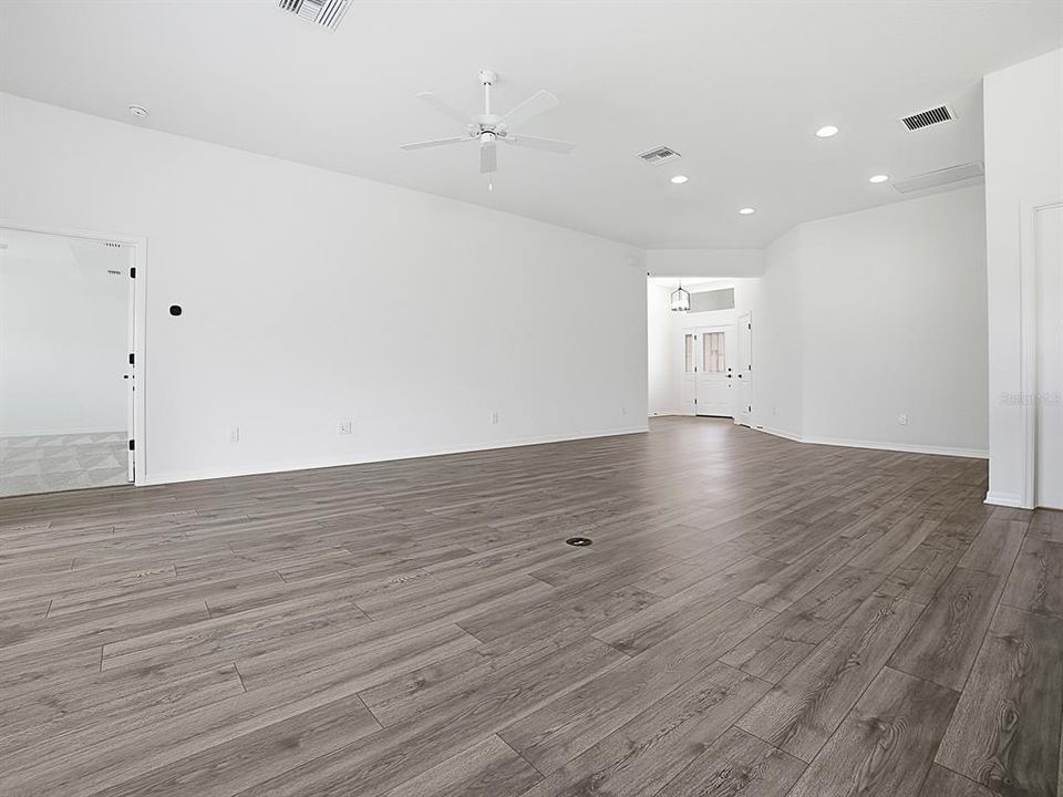 For Sale: $499,000 (3 beds, 2 baths, 1929 Square Feet)
