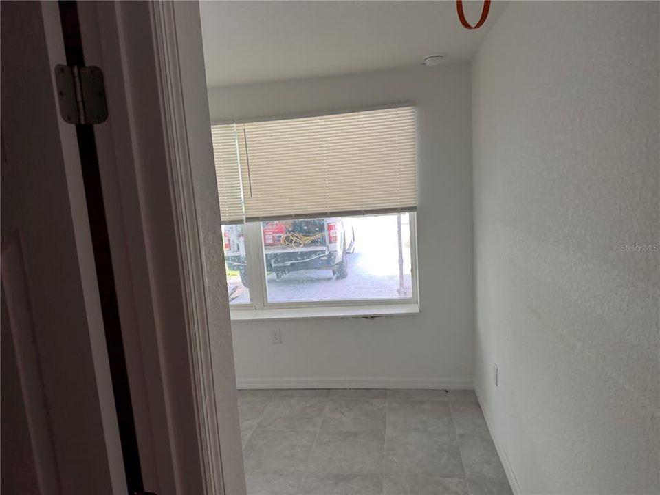 For Rent: $1,450 (3 beds, 2 baths, 882 Square Feet)