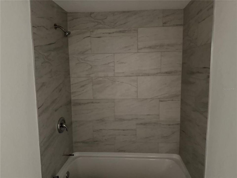 For Rent: $1,450 (3 beds, 2 baths, 882 Square Feet)